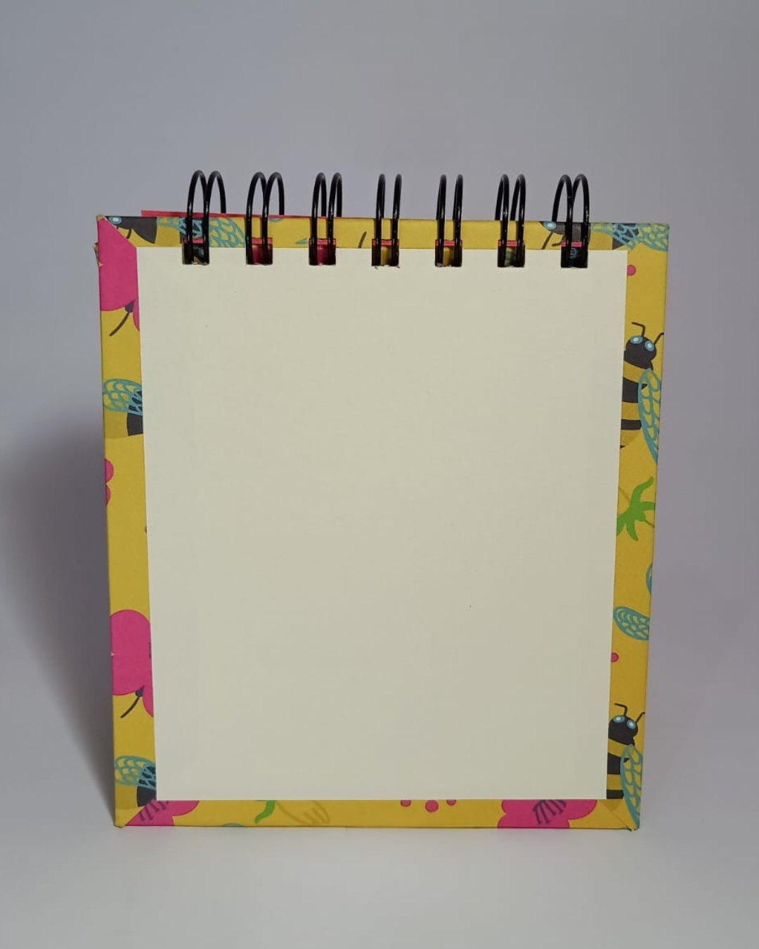 bloquinho abelhinhas fundo amarelo guarda